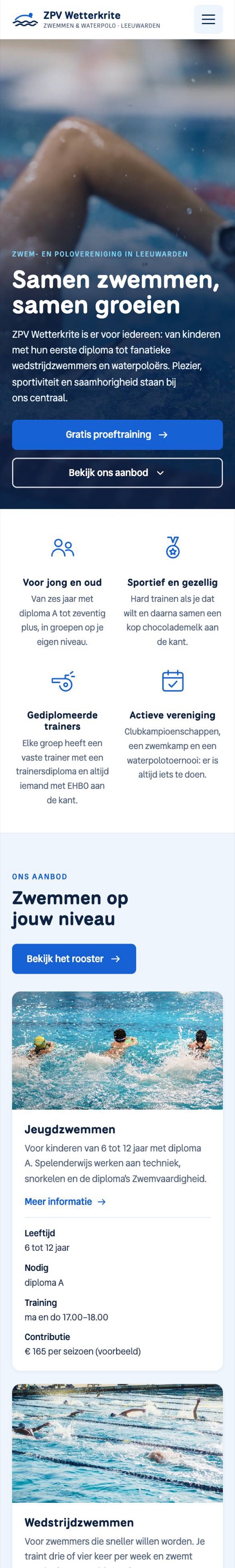 Voorbeeldsite zwemvereniging op een telefoon